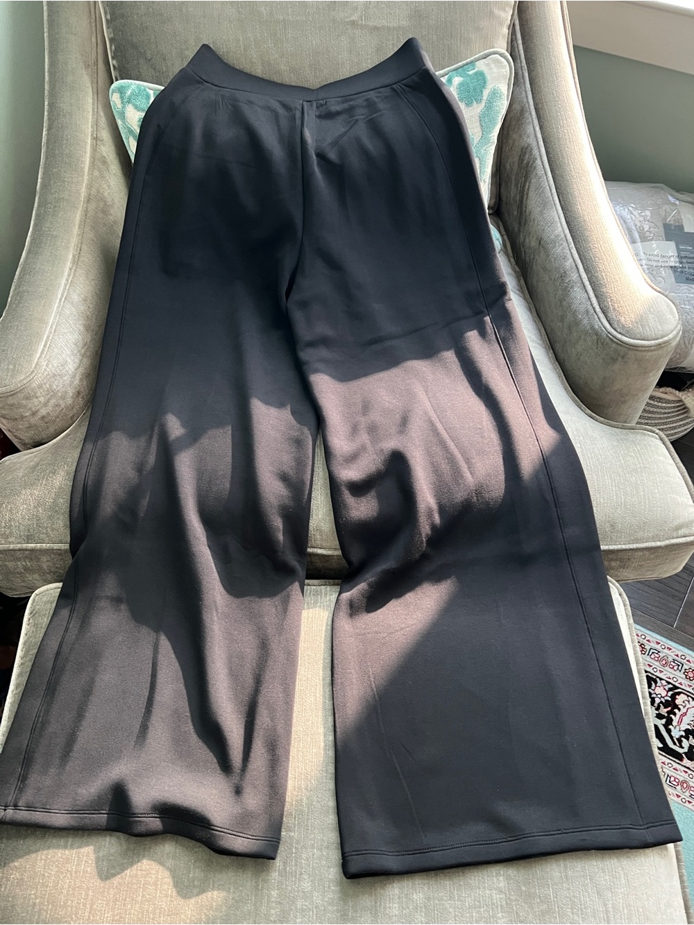 NWT SPANX AirEssentials Wide Leg Track Pant | Medium, Regular 32” Inseam | Black - Picture 9 of 11